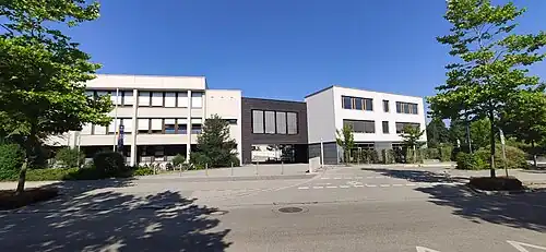 Description de l'image Otfried-Preußler-Gymnasium Pullach.jpg.