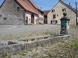 Fontaine de la rue des Merles.
