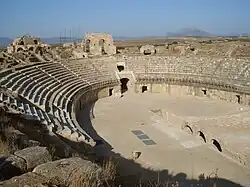 Vue de l'amphithéâtre d'Oudna.