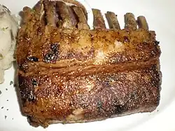 Carré d'agneau rôti.