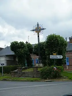 Au centre du village.