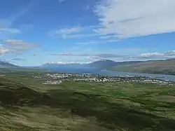 L'Eyjafjörður avec, au premier plan, Akureyri.