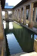 Bassin à ciel ouvert.