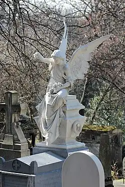 Ange (1886), sépulture des familles Gałęzowski et Tamberlick, cimetière du Père-Lachaise.