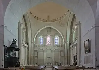 La nef et le chœur.