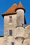 La tour et la tourelle en encorbellement.