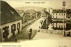Carte postale en noir et blanc, photo du pont et de piétons.