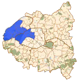 Le pôle économique Paris La Défense suit l'axe historique.