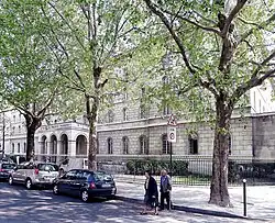Bâtiment de l'ex-séminaire de Saint-Sulpice, aujourd'hui « centre des finances publiques ».