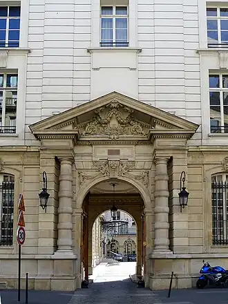 L'hôtel Perrinet de Jars abrite aujourd'hui le Cercle de l'Union interalliée.