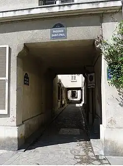 Entrée du passage, rue Saint-Paul.