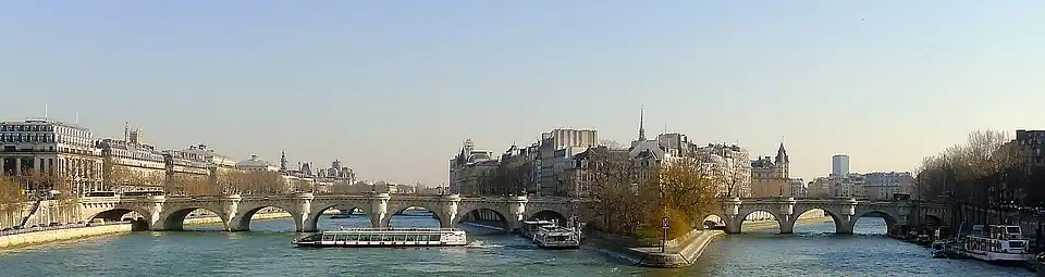 L'île de la Cité et le pont Neuf depuis le pont des Arts.