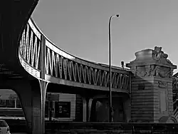 Viaduc du quai de la Rapée rejoignant le viaduc d'Austerlitz.