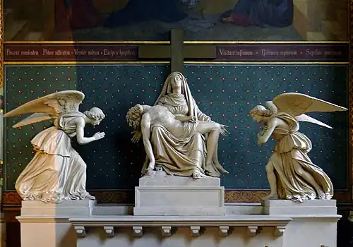 Vierge de douleur entourée d'anges (église Saint-Gervais-Saint-Protais de Paris).