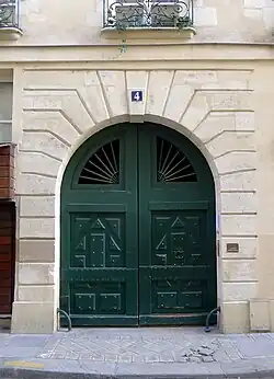 Porte du no&nbsp;4 (inscrit aux M.H.)