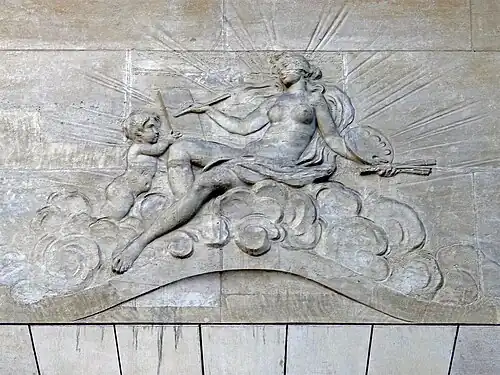 La Peinture, bas-relief ornant la façade du no&nbsp;10.