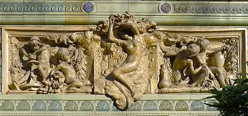 Portique de la manufacture de Sèvres (1900, détail), Paris, square Félix-Desruelles.