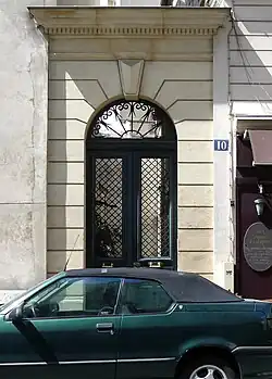 Le no&nbsp;10.