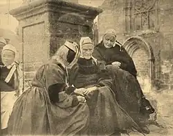 Après vêpres, Penmarc'h, 1907, Musée des Beaux-Arts de Morlaix.