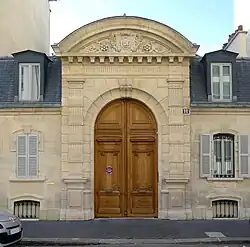 No&nbsp;11, l'hôtel de Ferriot, datant de la seconde moitié du XIXe&nbsp;siècle.