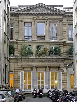 Facade de l'hôtel Titon sur la cité Paradis, anciennement sur les jardins de l'hôtel.