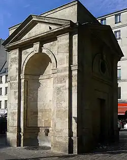 Fontaine de Montreuil, dite aussi de la Petite-Halle (nos&nbsp;211-213).