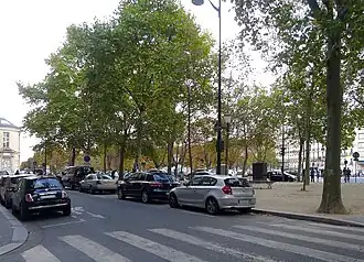 Place vue depuis la rue Notre-Dame-des-Champs.