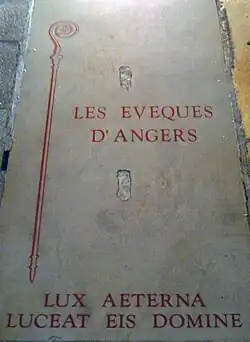 Plaque commémorative des évêques d'Angers.