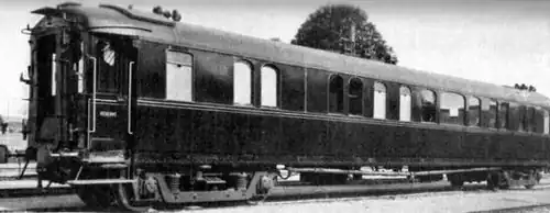 Une voiture-salon du PLM durant les années 1930.