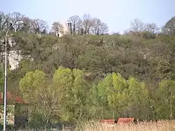 Le château neuf,vestige du XIIe&nbsp;siècle.