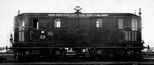 locomotives-fourgon de la sous-série E 12 à 13 construite sur la même base.
