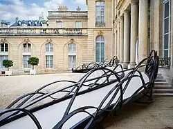 Pablo Reinoso, Fleuves de France, 2024. Œuvre conçue pour la Cour d'Honneur du Palais de l'Élysée.