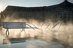 Pablo Reinoso, L'observatoire du ciel, 2017. Vue de l'installation sur le Miroir d'Eau, Bordeaux, dans le cadre de la Biennale AGORA.