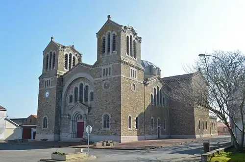 L'église Saint-Louis.