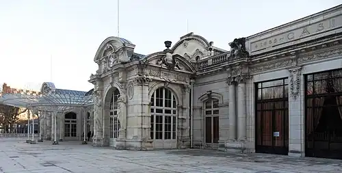 Façade.