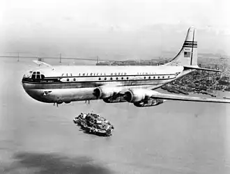 Un Boeing 377 Stratocruiser 10-26 de la Pan American World Airways, semblable à celui impliqué dans l'accident.