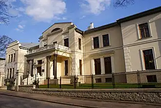 Wismari 7, Bureau du procureur.