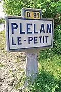 Panneau d'entrée de commune, à Plélan-le-Petit.