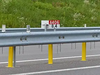 Plaquette E52c sur l'autoroute A406.