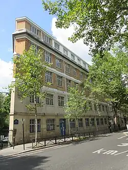 117 avenue Simon-Bolivar.