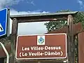 Panneau bilingue en français et arpitan valdôtain aux Villes-dessus.