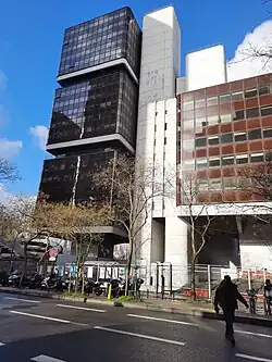 Description de cette image, également commentée ci-après