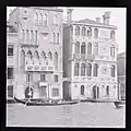 Palazzo Barbaro Wolkoff (à gauche) flanqué de Ca 'Dario sur une photo de 1969 de Paolo Monti.