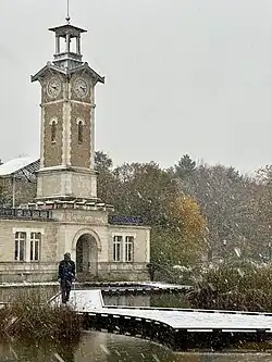 Le beffroi sous la neige.