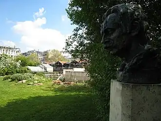 Buste de Georges Brassens.