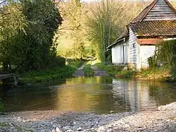 Le gué carrossable sur la Course.