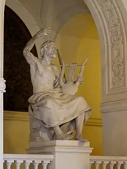 Statue d'Homère dans le grand hall.