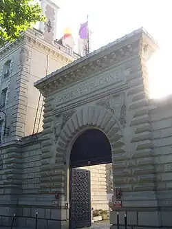 Entrée depuis la Place Monge.