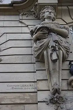 Cariatide (1905), 82, rue Notre-Dame-des-Champs à Paris.