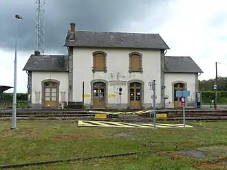 L'ancien bâtiment voyageurs de la gare de Parsac - Gouzon.